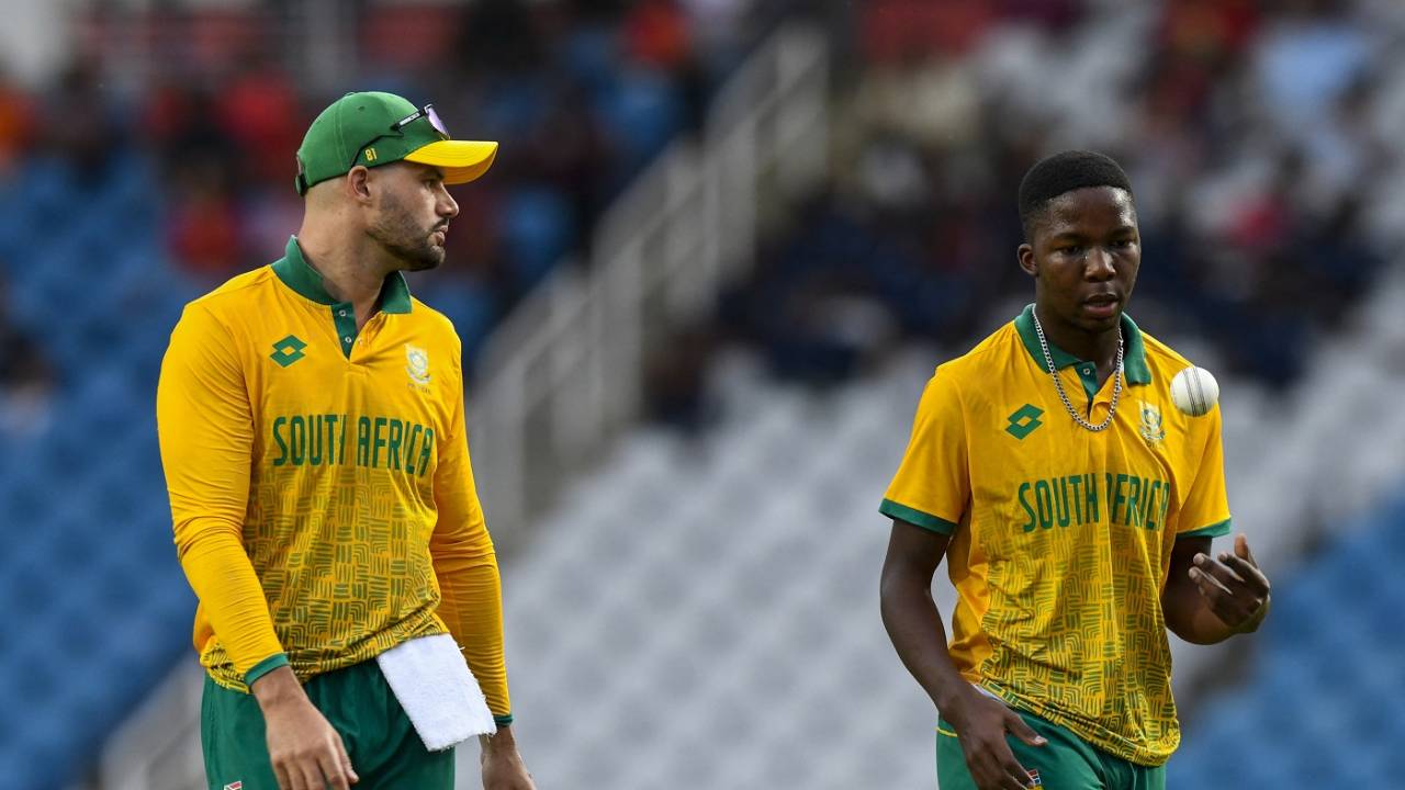 Aiden Markram has a chat with debutant Kwena Maphaka, West Indies vs South Africa, 1st T20I, Tarouba, August 23, 2024