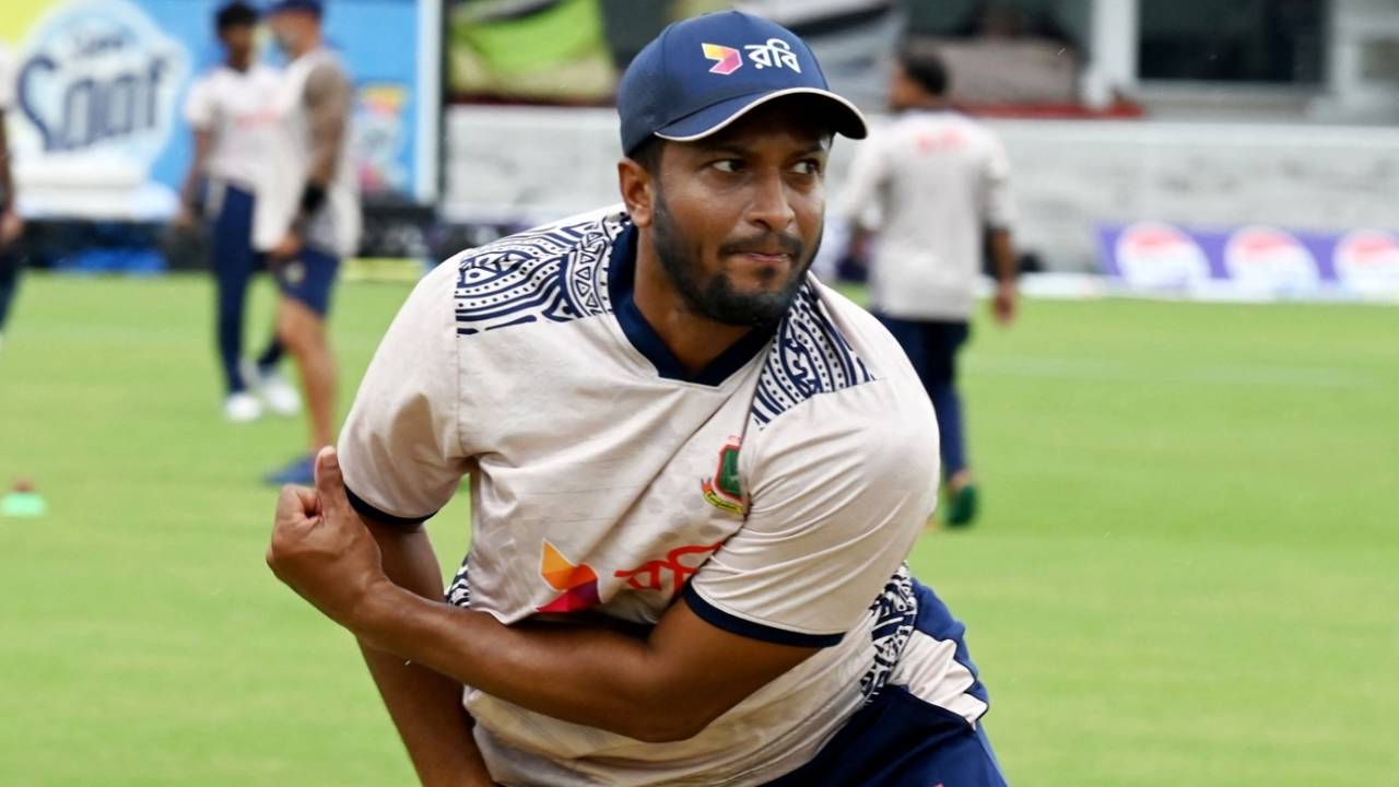 Shakib Al Hasan in action at training, Rawalpindi, August 28, 2024