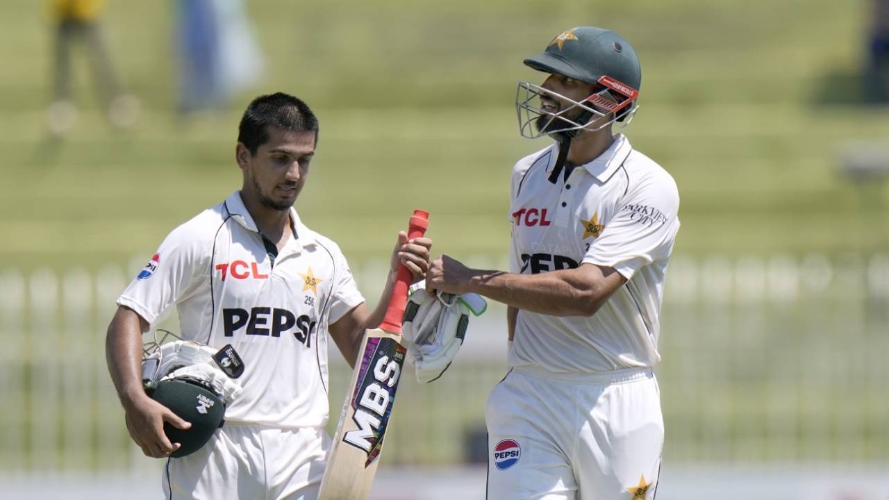 Shan Masood and Saim Ayub batted through the first session after a first-over wicket, Pakistan vs Bangladesh, 2nd Test, Rawalpindi, 2nd day, August 31, 2024