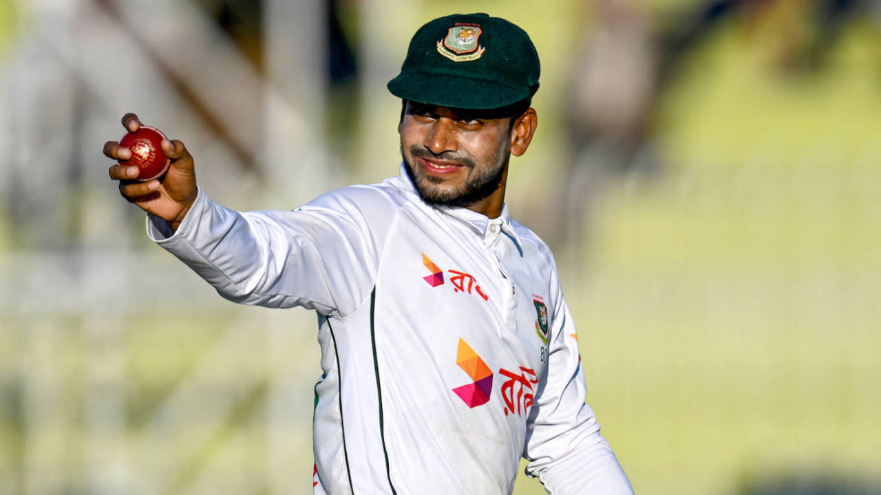 Mehidy Hasan Miraz shows off his souvenir after taking 5 for 61, Pakistan vs Bangladesh, 2nd Test, Rawalpindi, 2nd day, August 31, 2024