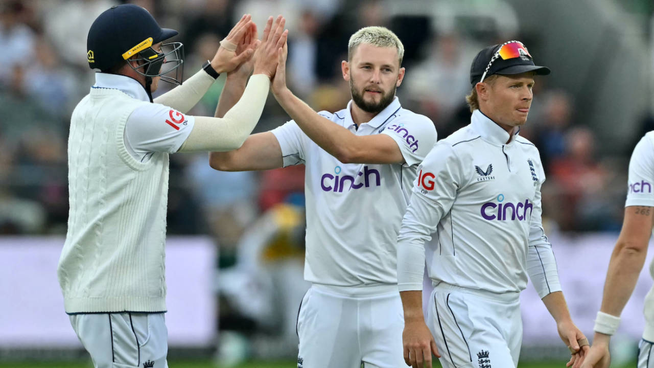 Gus Atkinson drew first blood in the eighth over, England vs Sri Lanka, 2nd Test, Lord's, 3rd day, August 31, 2024
