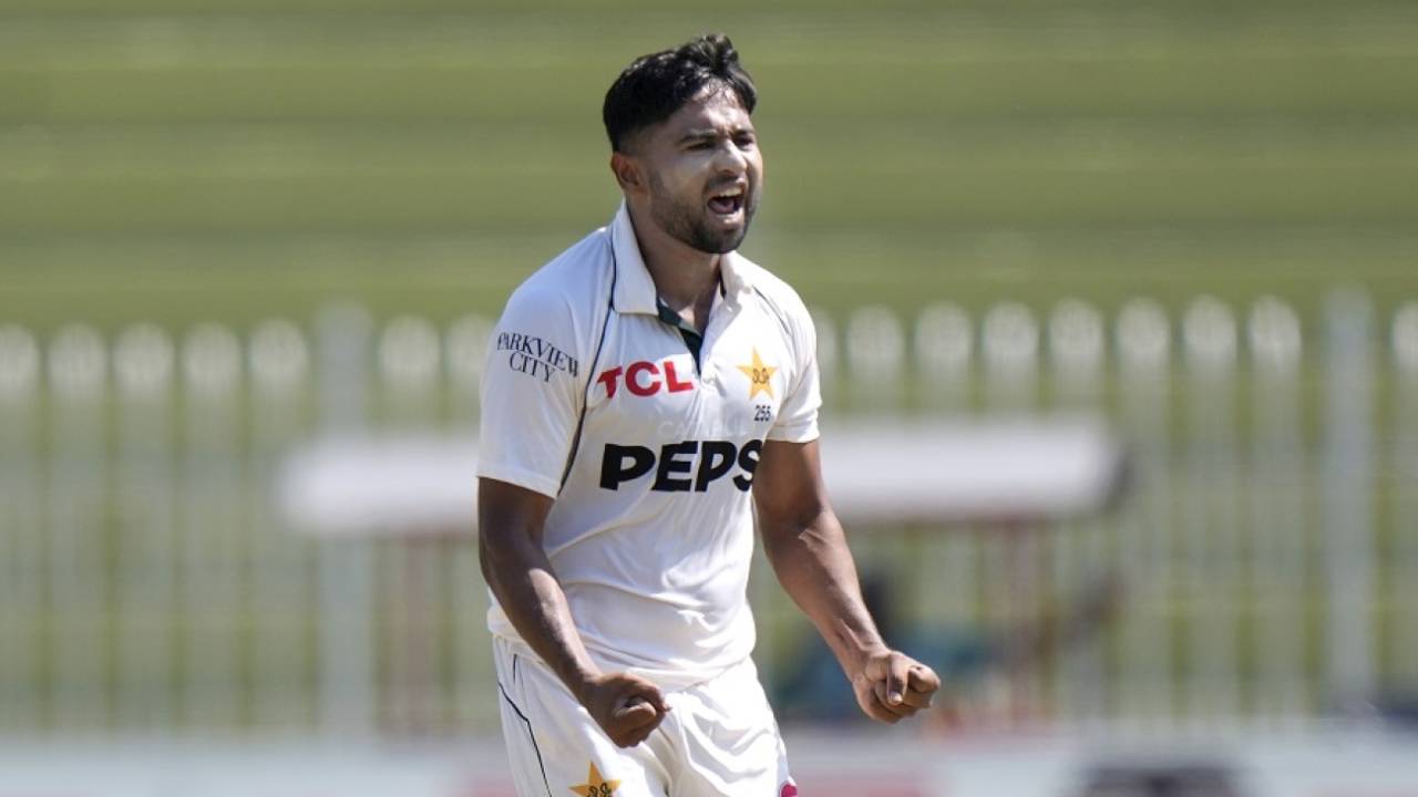 Khurram Shahzad exults after cleaning up Shadman Islam, Pakistan vs Bangladesh, 2nd Test, Rawalpindi, 3rd day, September 1, 2024