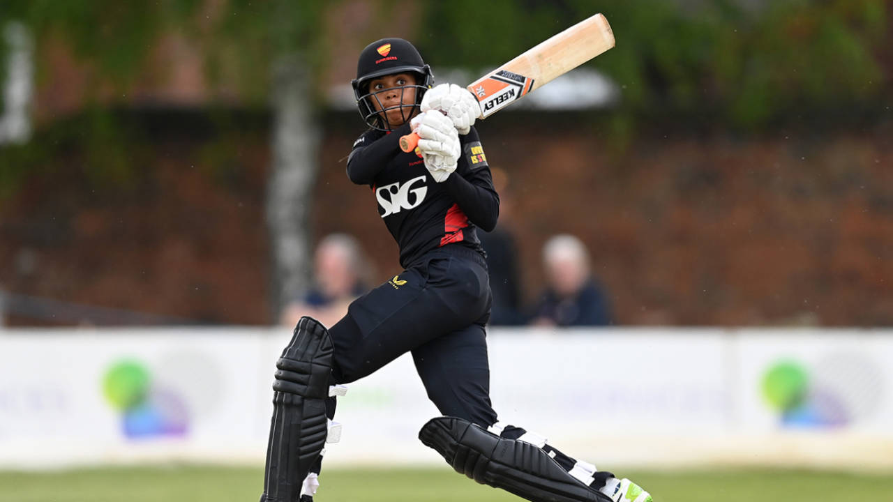 Cordelia Griffth swivels on the pull, Central Sparks vs Sunrisers, Rachael Heyhoe Flint Trophy, Kidderminster, May 1, 2024