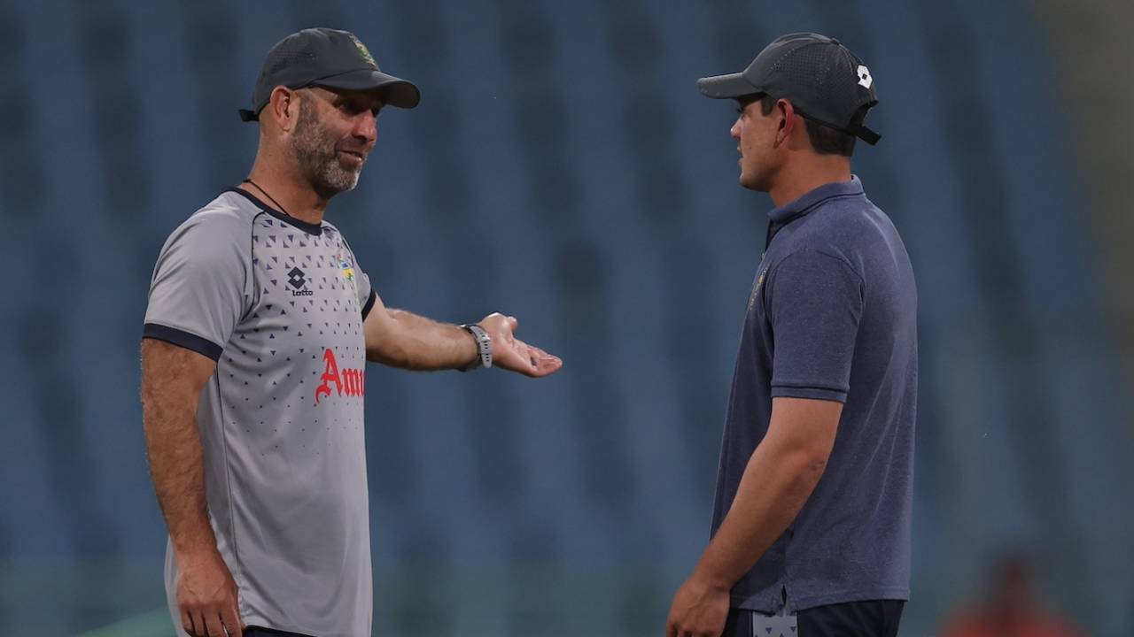 Rob Walter has a chat with Quinton de Kock, Lucknow, October 11, 2023