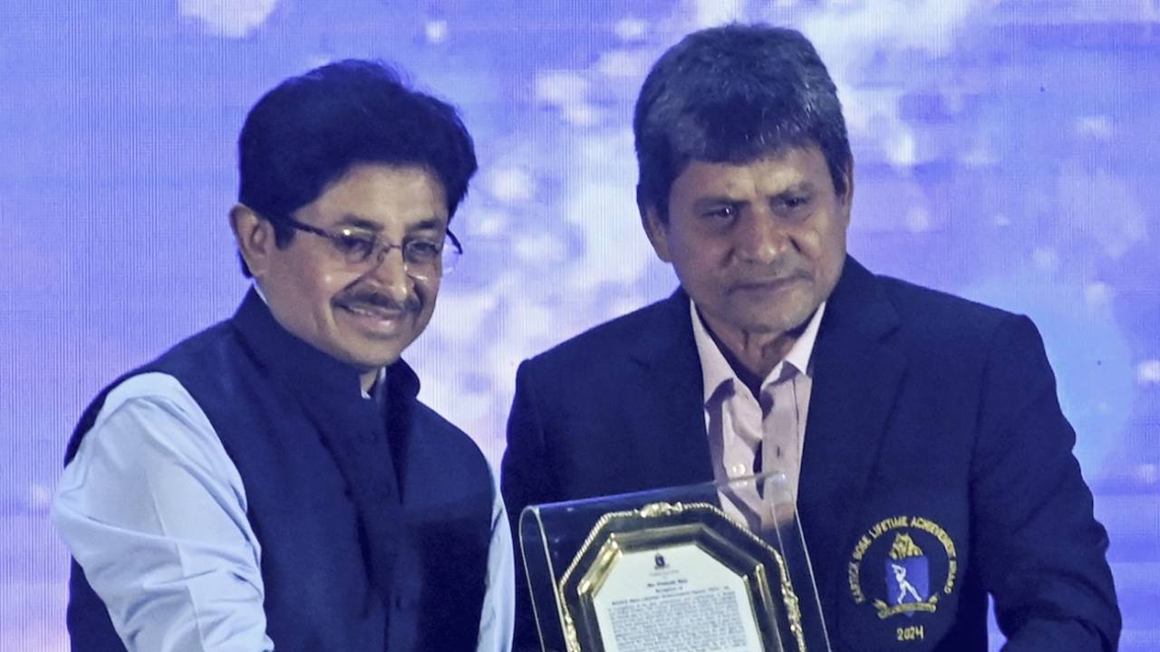 CAB president Snehasish Ganguly presents the lifetime achievement award to Pranab Roy, Kolkata, September 14, 2024