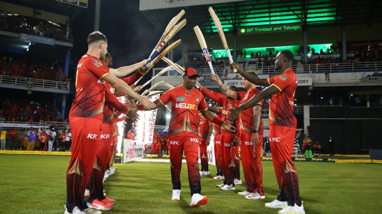 Dwayne Bravo is given a guard of honour by his team-mates, Trinbago Knight Riders vs Guyana Amazon Warriors, CPL 2024, Port of Spain, September 18, 2024