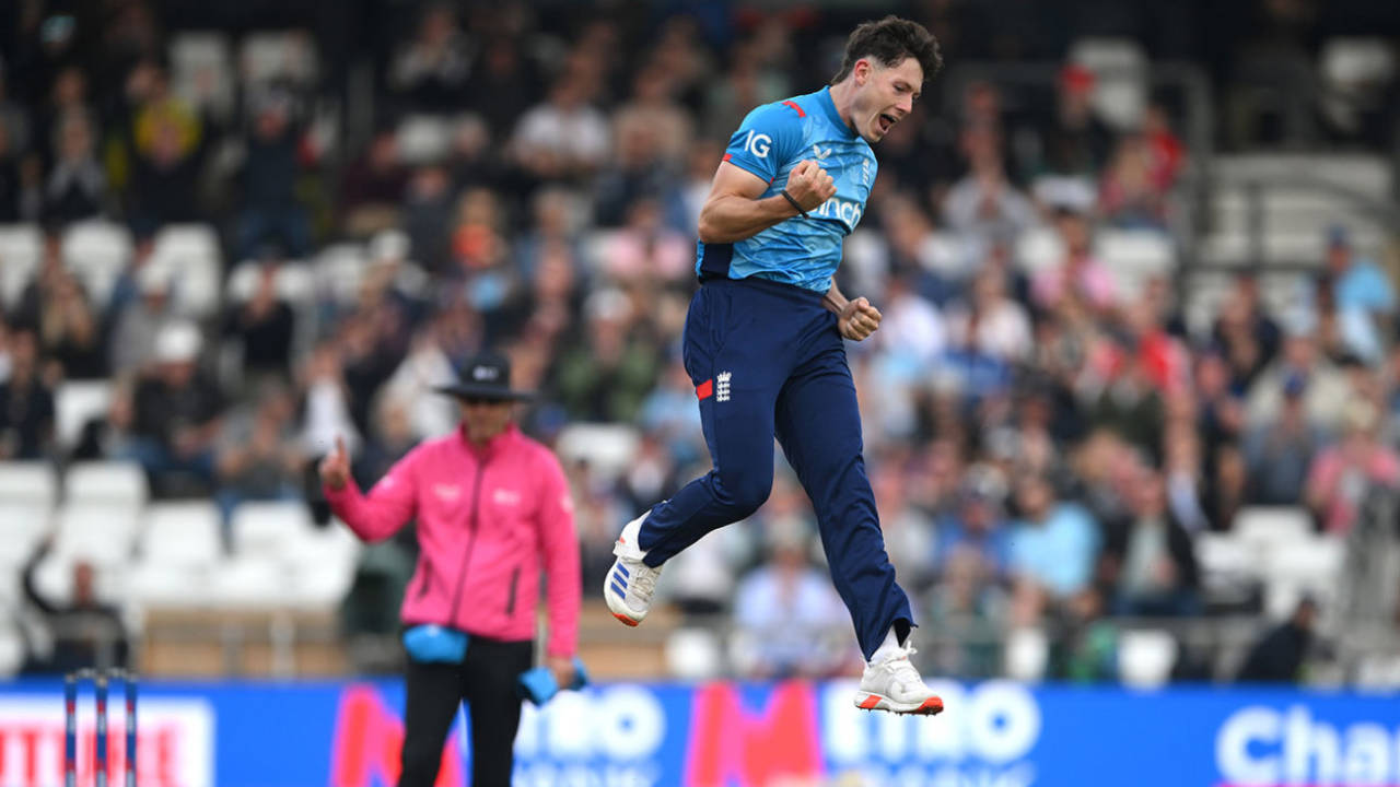 Matthew Potts celebrates remove Matt Short, England vs Australia, 2nd ODI, Headingley, September 21, 2024