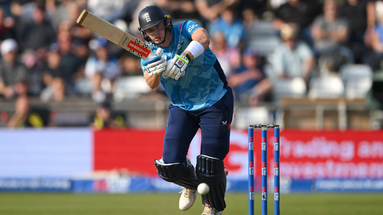 Jamie Smith had the task of rebuilding the innings, England vs Australia, 2nd ODI, Headingley, September 21, 2024