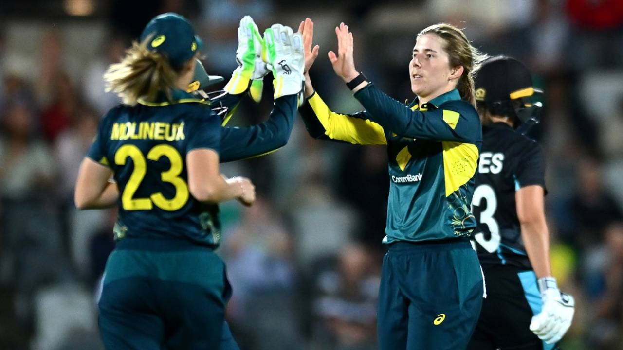 Georgia Wareham ended Georgia Plimmer's stay in the middle, Australia vs New Zealand, 2nd women's T20I, Mackay, September 22, 2024