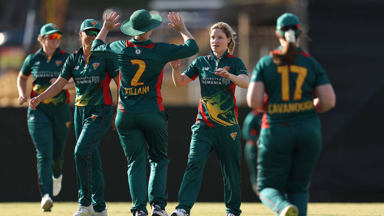 Tasmania celebrate a wicket for Nicola Carey, Western Australia vs Tasmania, WNCL, WACA, September 24, 2024