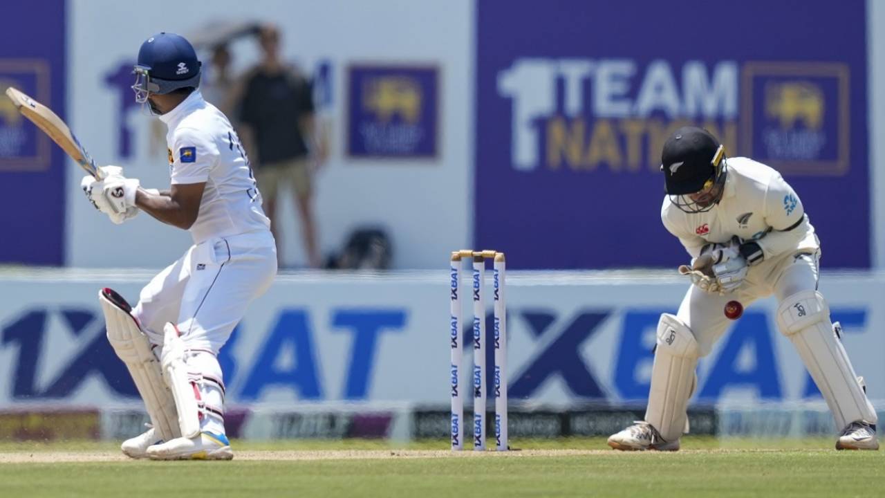 Tom Blundell missed a stumping chance of Dimuth Karunaratne, Sri Lanka vs New Zealand, 2nd Test, 1st day, Galle, September 26, 2024