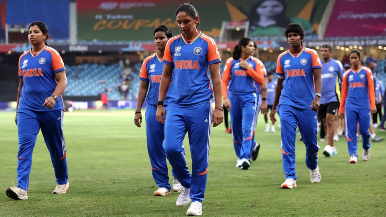 Harmanpreet Kaur leads her team off the field, India vs New Zealand, Women's T20 World Cup, Dubai, October 4, 2024