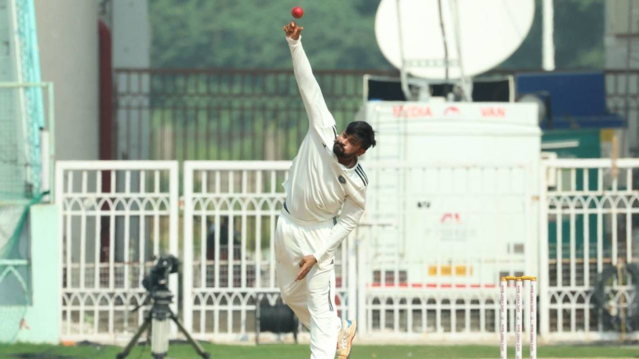 Saransh Jain tosses one up Mumbai vs Rest of India, Irani Cup, Lucknow, 5th day, October 5, 2024