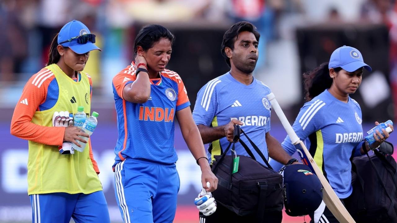 Harmanpreet Kaur retired hurt after spraining her neck, Women's T20 World Cup 2024, India vs Pakistan, Group A, Dubai, October 6, 2024