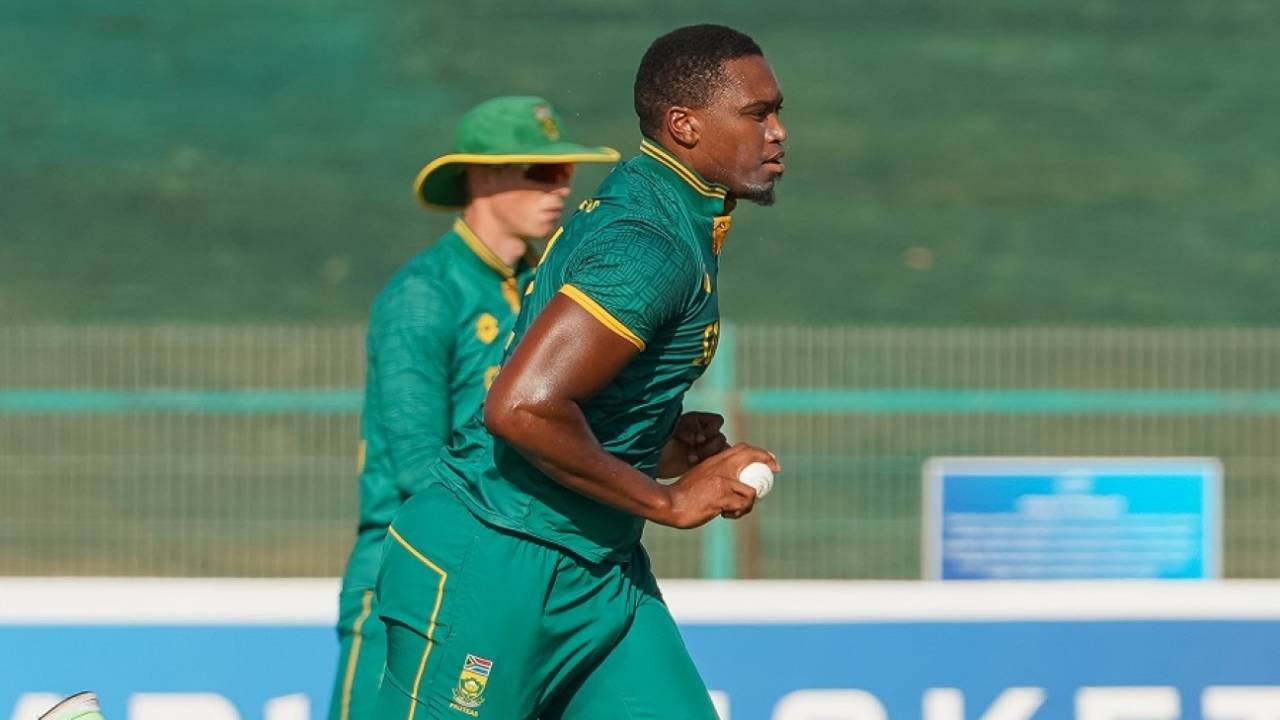 Lungi Ngidi operated in hot conditions, Ireland vs South Africa, 3rd ODI, Abu Dhabi, October 7, 2024