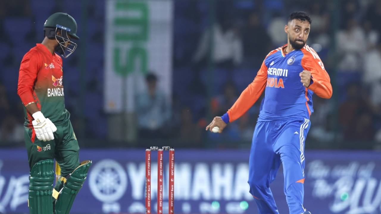 Eagle eyes by both Varun Chakravarthy and Towhid Hridoy, India vs Bangladesh, 2nd T20I, Delhi, October 9, 2024