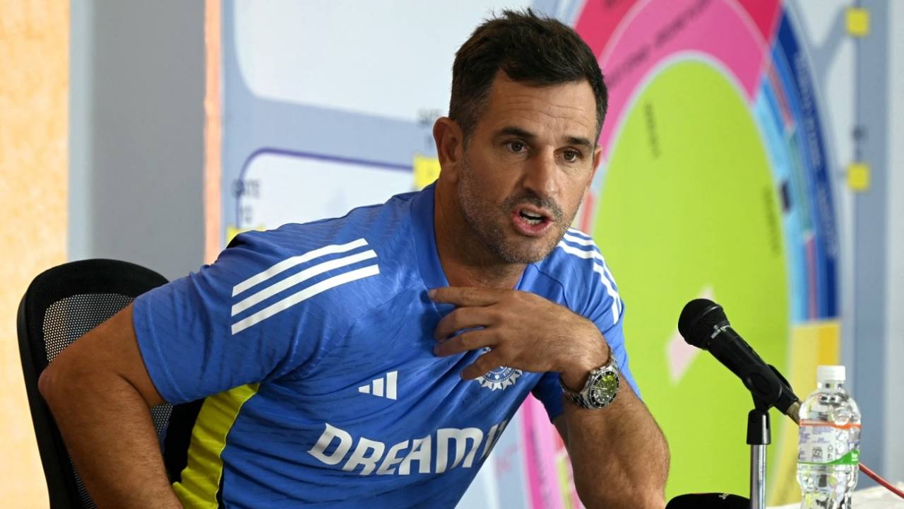 Ryan ten Doeschate speaks to the media in Hyderabad, Hyderabad, October 11, 2024