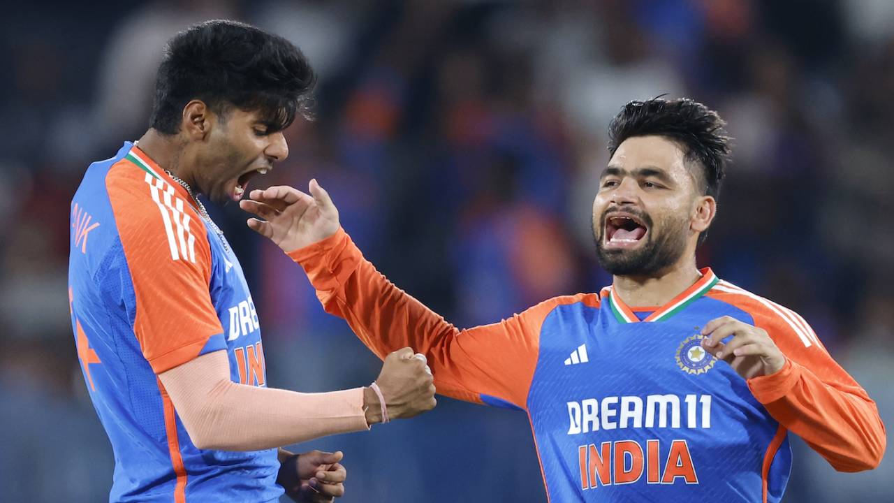 Mayank Yadav Photos | Image Gallery and Match Pictures