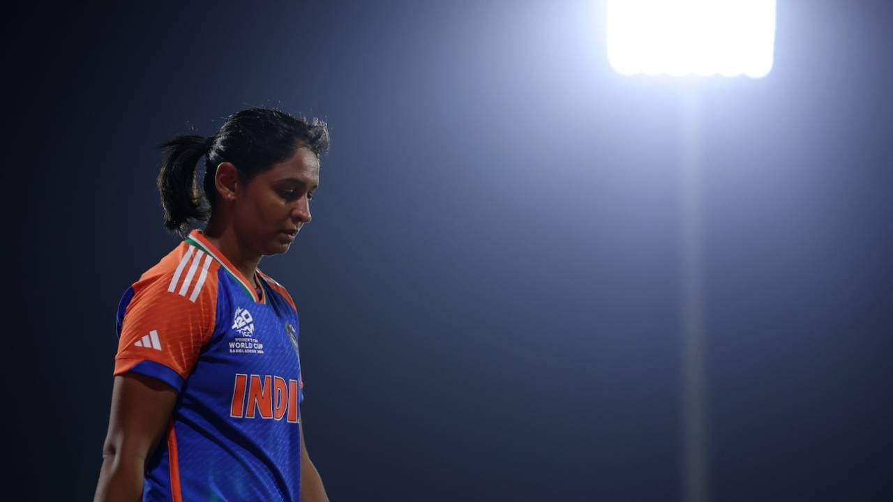 Harmanpreet Kaur cuts a dejected figure, Australia vs India, Women's T20 World Cup, Sharjah, October 14, 2024