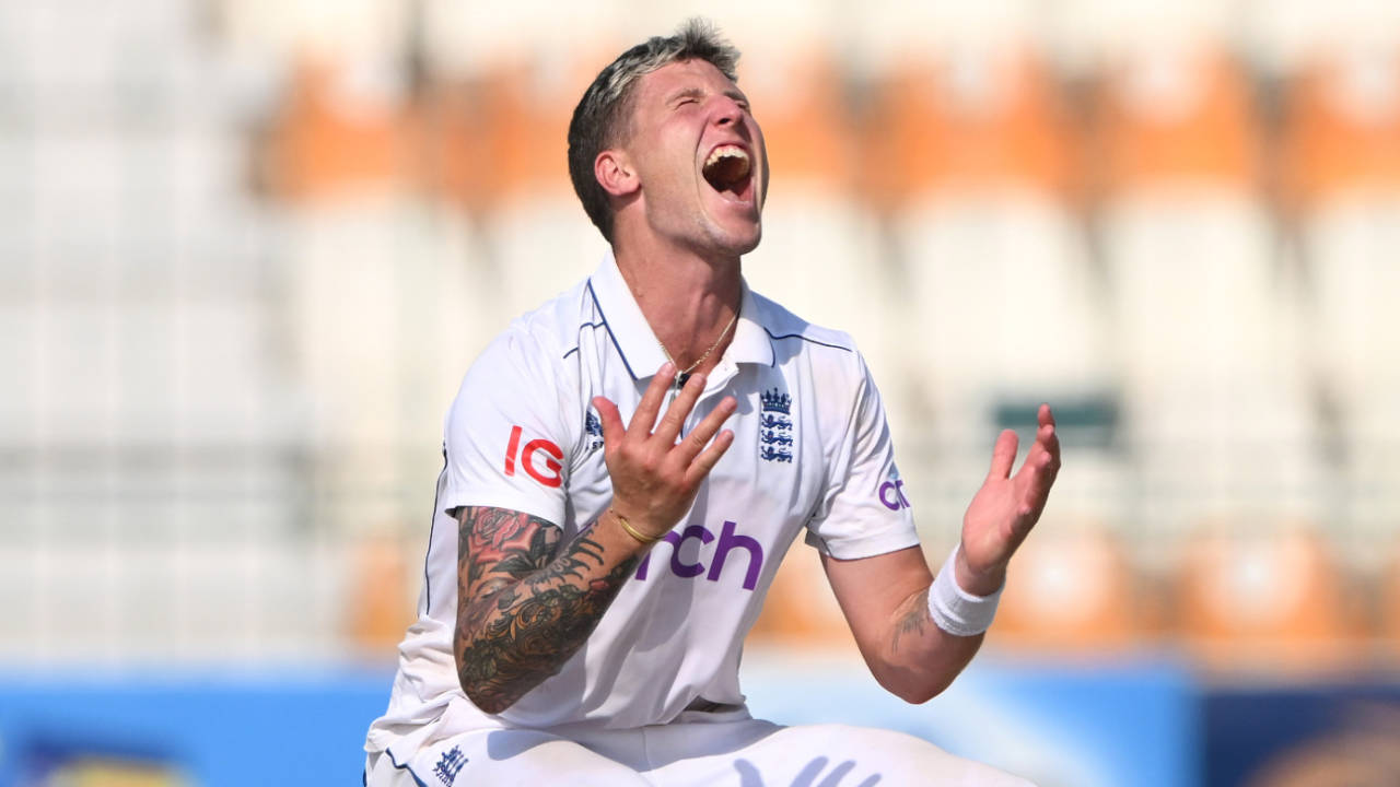 Brydon Carse roars in frustration as another chance goes begging, Pakistan vs England, 2nd Test, Multan, 3rd day, October 17, 2024