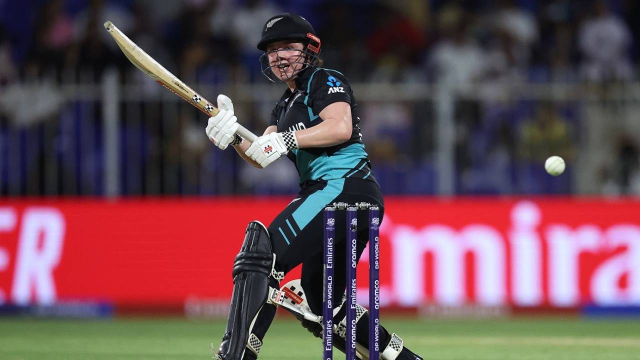 Georgia Plimmer couldn't connect her attempted scoops, West Indies vs New Zealand, Women's T20 World Cup, Sharjah, October 18, 2024
