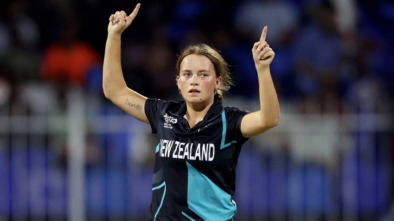 Eden Carson celebrates dismissing Qiana Joseph, New Zealand vs West Indies, Sharjah, Women's T20 World Cup, October 18, 2024