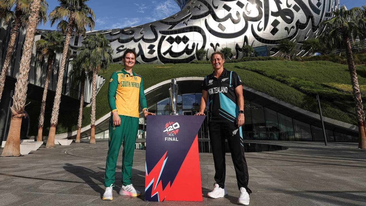 South Africa captain Laura Wolvaardt and New Zealand captain Sophie Devine with the T20 World Cup trophy at the Museum of the Future, T20 World Cup 2024, Dubai, October 19, 2024