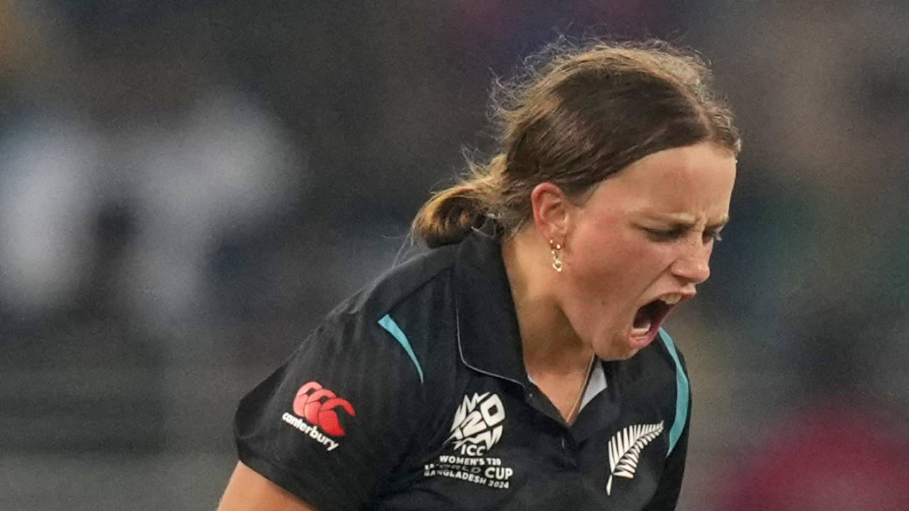 Eden Carson exults after dismissing Marizanne Kapp, South Africa vs New Zealand, Women's T20 World Cup, final, Dubai, October 20, 2024