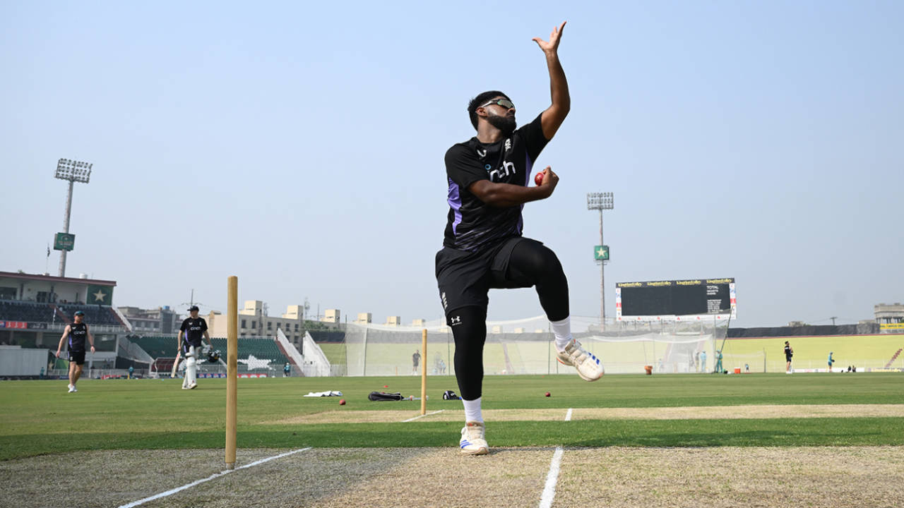 Rehan Ahmed bowls ahead of his recall, Pakistan vs England, 3rd Test, Rawalpindi, October 22, 2024