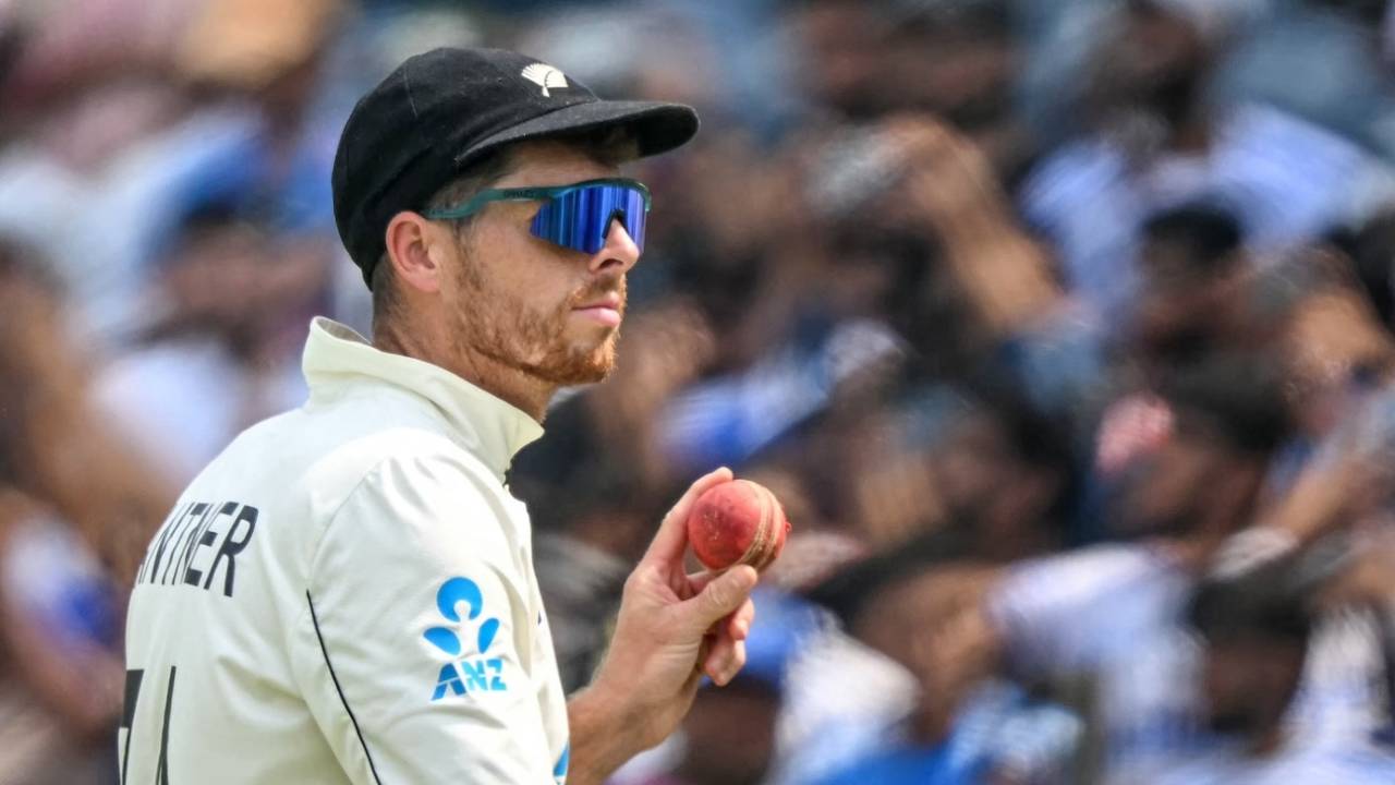 Mitchell Santner bagged his maiden Test five-for, India vs New Zealand, 2nd Test, Pune, 2nd day, October 25, 2024
