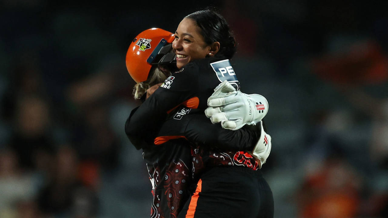 Alana King celebrates the key wicket of Ines Mckeon, Perth Scorchers vs Melbourne Stars, WBBL, WACA, October 27, 2024