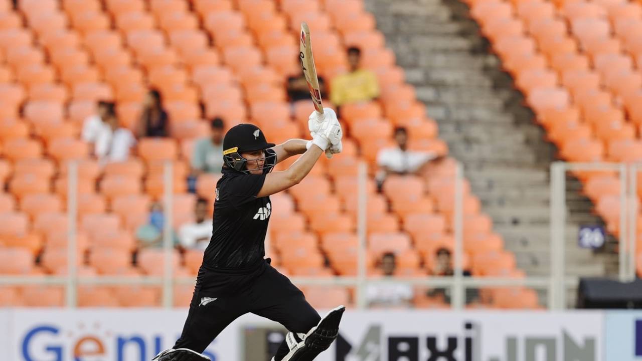 Lea Tahuhu added some valuable runs at the death, India vs New Zealand, 3rd Women's ODI, Ahmedabad, October 29, 2024