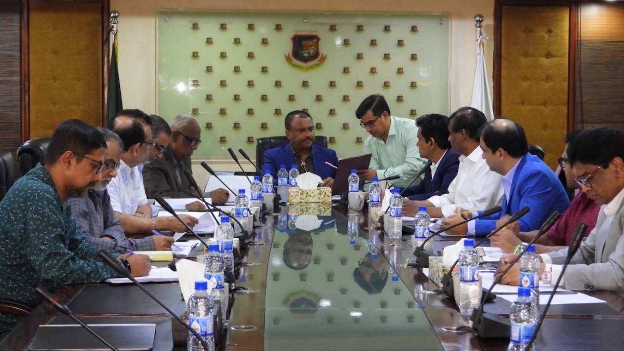 Faruque Ahmed chairs the BCB meeting, Dhaka, October 30, 2024