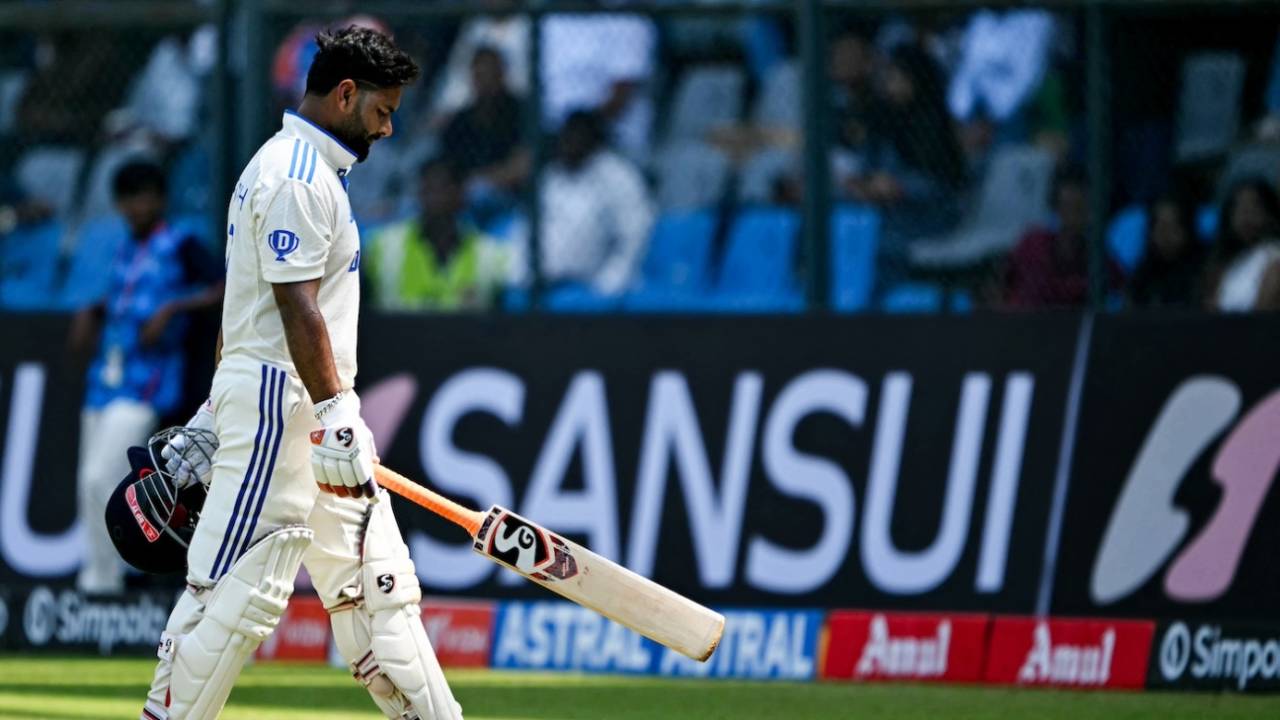 Rishabh Pant walks back, unhappy with the third umpire's decision, India vs New Zealand, 3rd Test, Mumbai, 3rd day, November 3, 2024