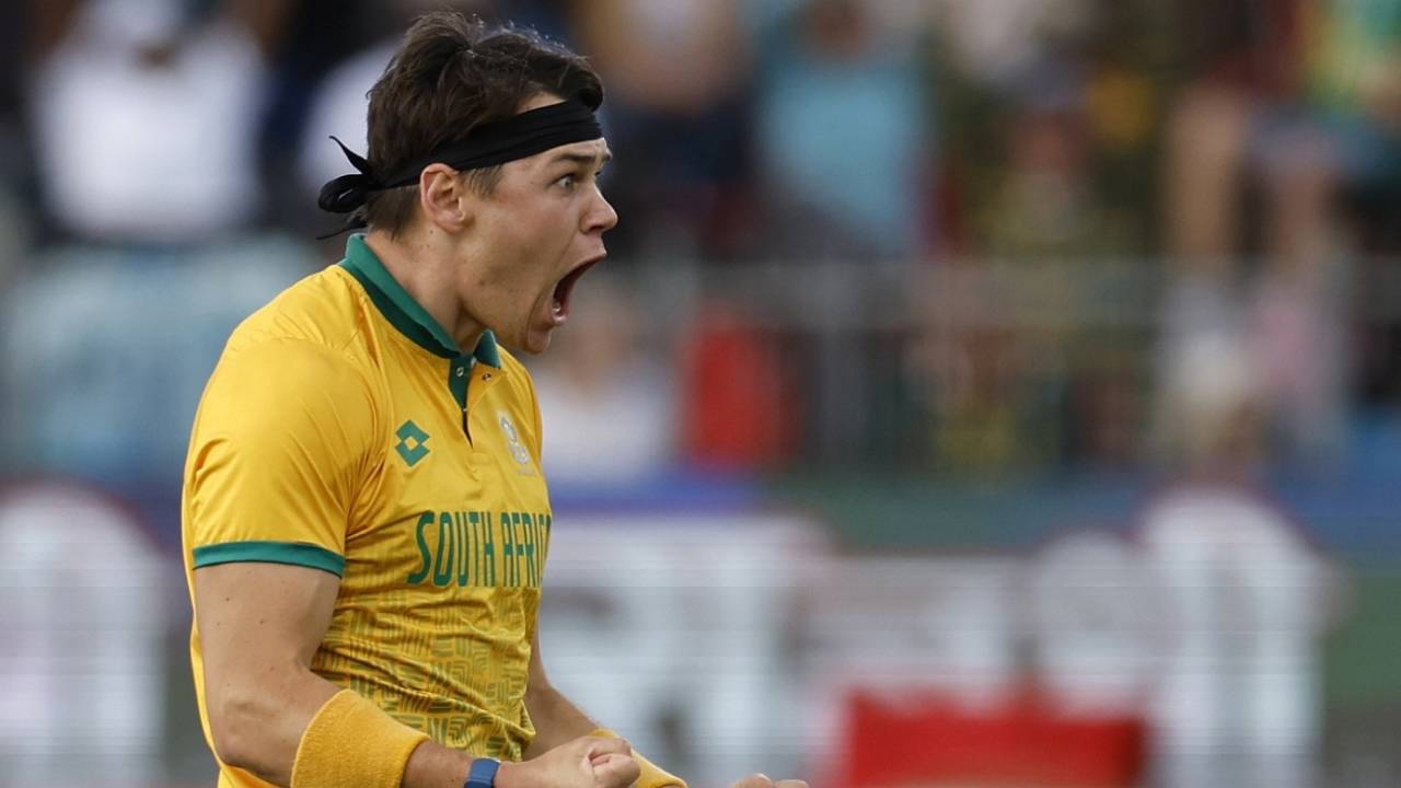 Gerald Coetzee is pumped after dismissing Abhishek Sharma, South Africa vs India, 2nd T20I, Gqeberha, November 10, 2024