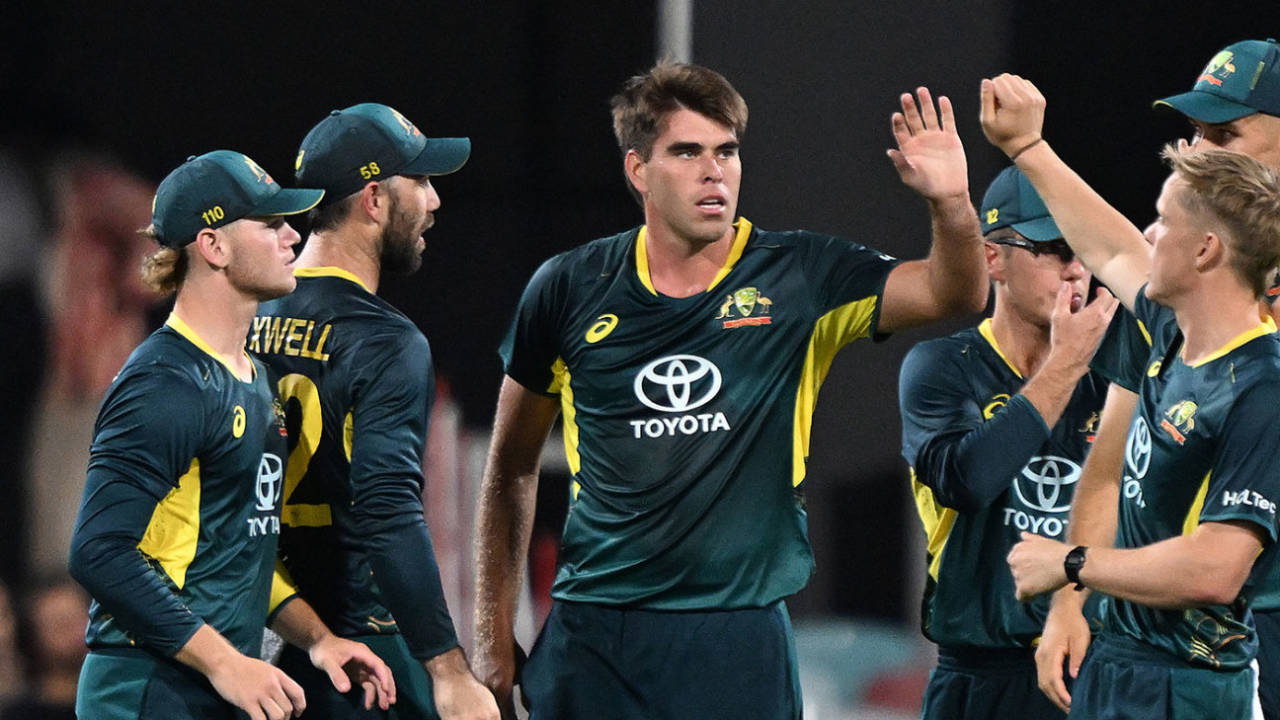 Xavier Bartlett stuck twice in his first over back for Australia, Australia vs Pakistan, 1st T20I, Gabba, November 14, 2024