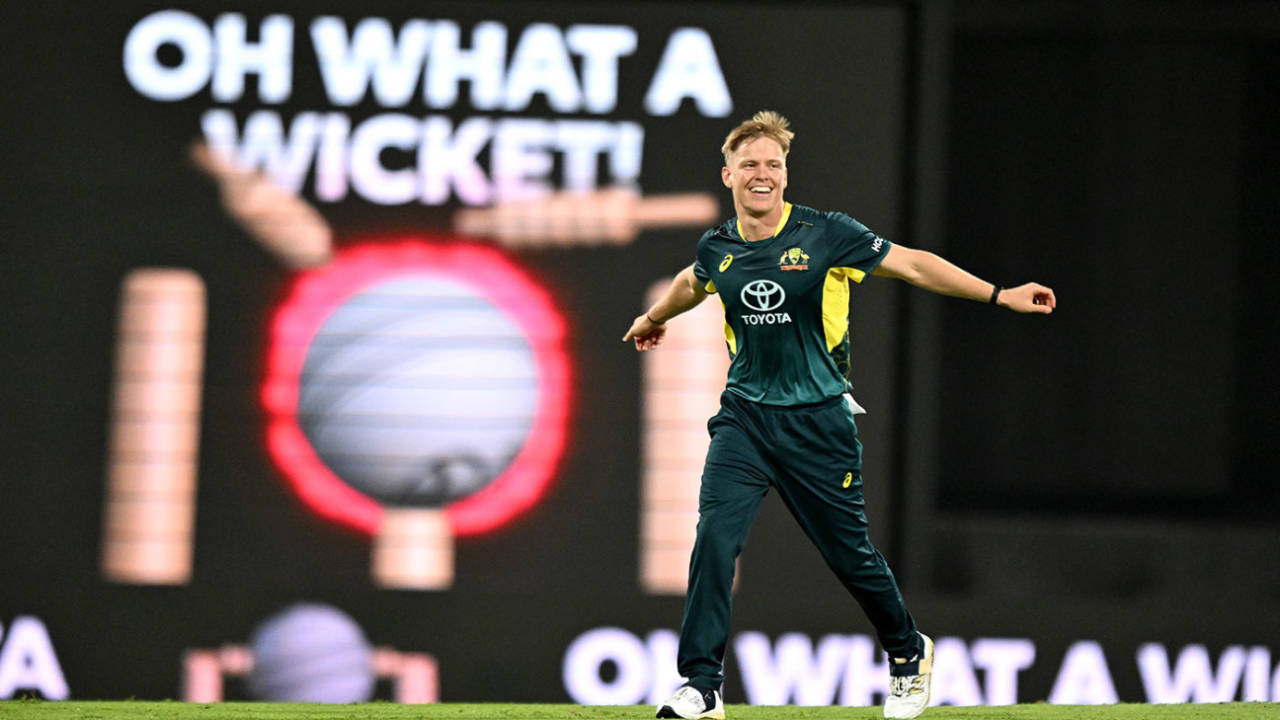 Nathan Ellis was in the wickets, Australia vs Pakistan, 1st T20I, Gabba, November 14, 2024