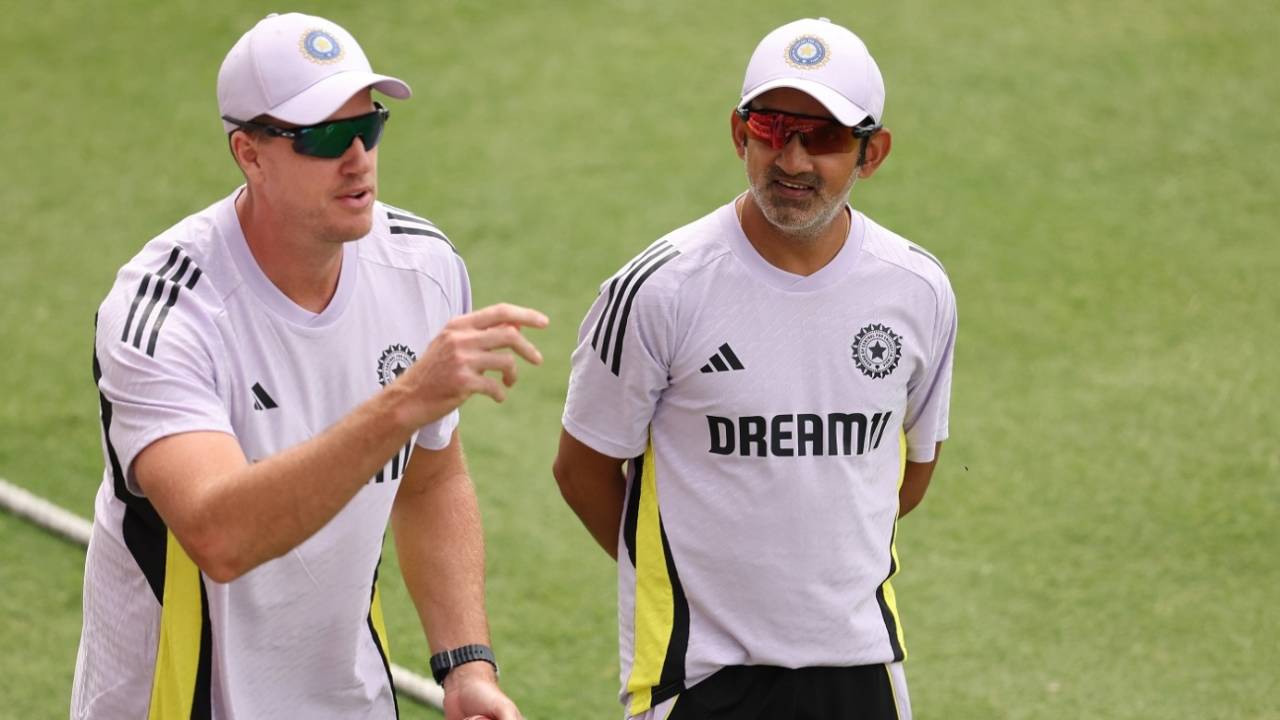 India's bowling coach Morne Morkel in conversation with head coach Gautam Gambhir, WACA, Perth, November 15, 2024