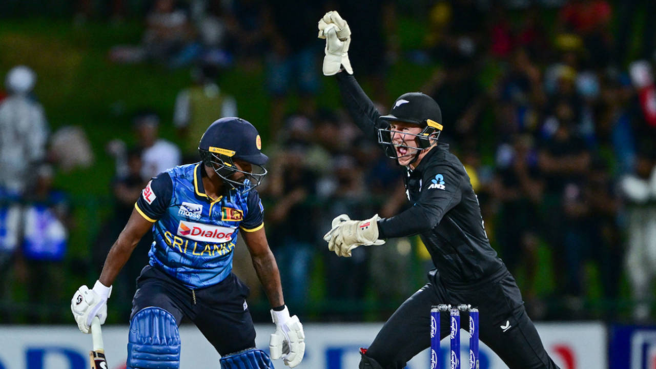 Kamindu Mendis was out caught behind for a duck, Sri Lanka vs New Zealand, 2nd ODI, Pallekele, November 17, 2024