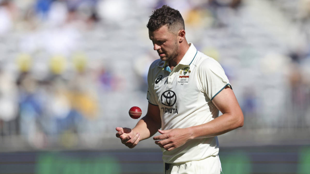 Josh Hazlewood bowled an excellent spell in the hour after tea but didn't find success, Australia vs India, 1st Test, Perth, 2nd day, November 23, 2024