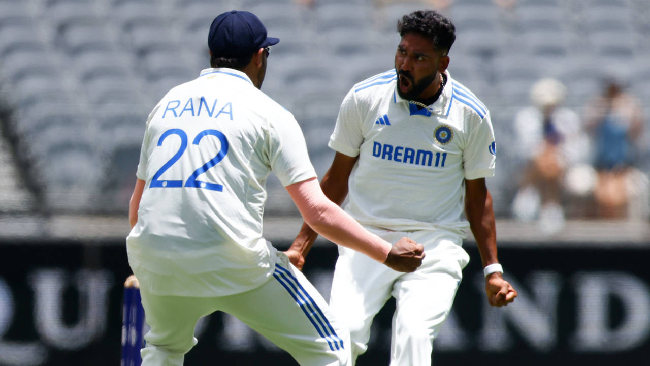 Mohammed Siraj was jubilant after nicking off Steven Smith with a beauty, Australia vs India, 1st Test, 4th day, Optus Stadium, November 25, 2024