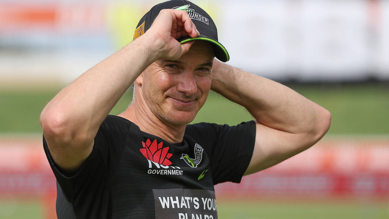Michael Klinger adjusts his cap, Sydney Thunder vs Perth Scorchers, WBBL, Cricket Central, November 28, 2023