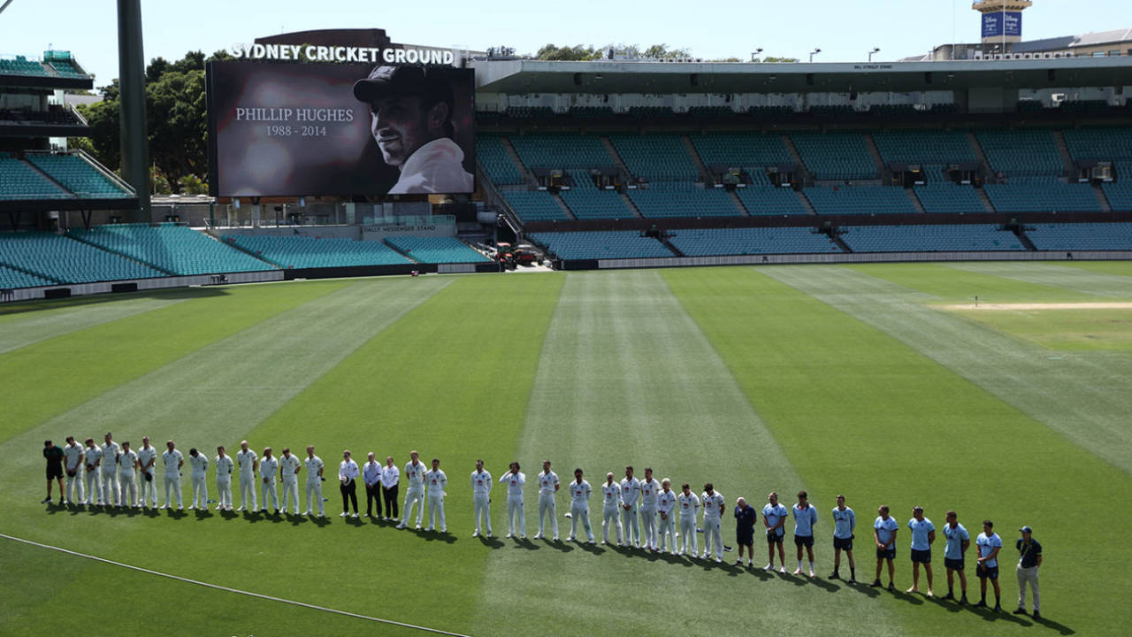 The teams line up at the SCG to remember Phillip Hughes, New South Wales vs Tasmania, Sheffield Shield, SCG, November 27, 2024