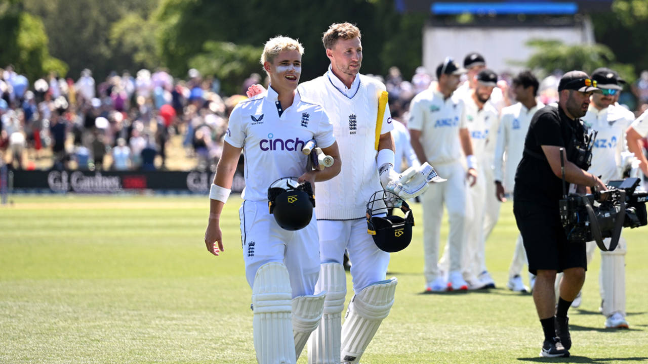 Jacob Bethell walks off with Joe Root after sealing England's win with his maiden Test fifty, New Zealand vs England, 1st Men's Test, 4th day, Christchurch, December 1, 2024