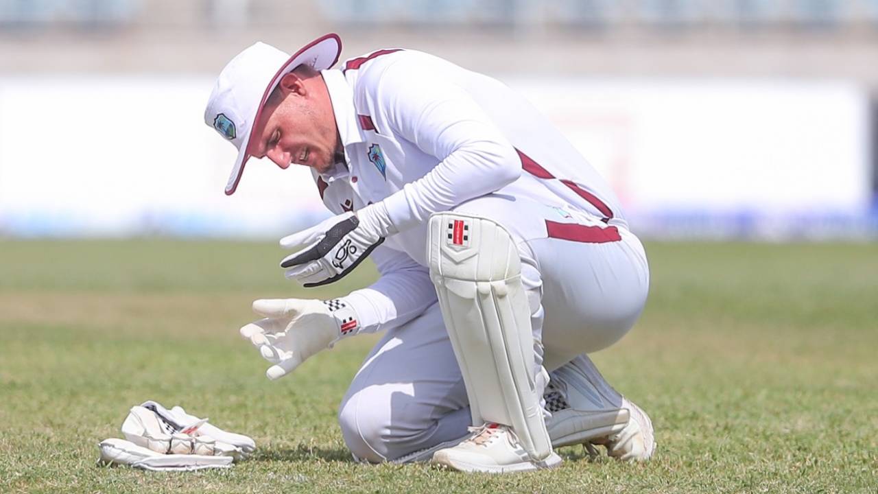 Joshua Da Silva took a blow to his finger, West Indies vs Bangladesh, 2nd Test, Kingston, 2nd day, December 1, 2024