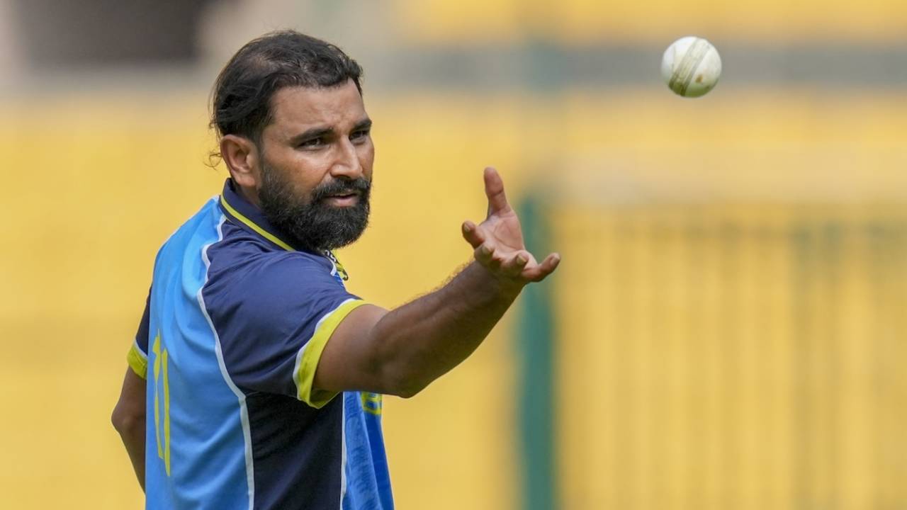 Mohammed Shami bowled an economical first spell, Bengal vs Chandigarh, Syed Mushtaq Ali Trophy, pre-quarter-final, Bengaluru, December 9, 2024
