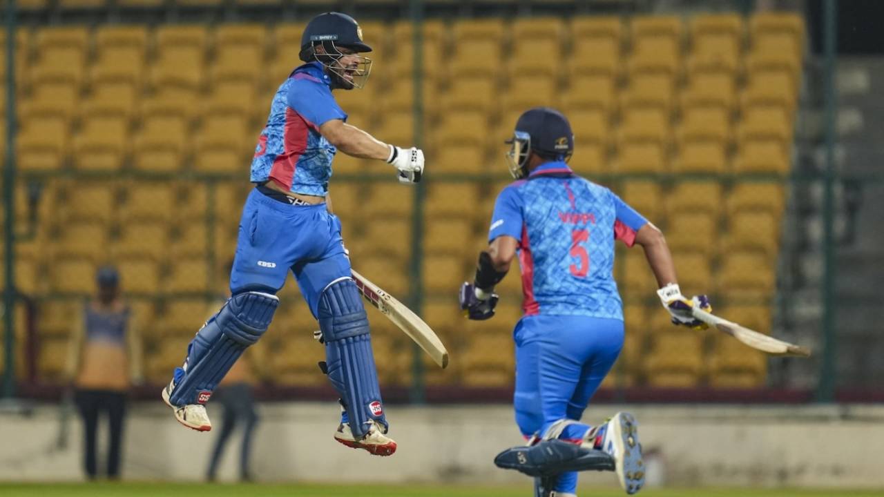 Rinku Singh takes a celebratory leap after hitting the winning runs, Andhra vs Uttar Pradesh, Syed Mushtaq Ali Trophy, pre-quarter-final, Bengaluru, December 9, 2024
