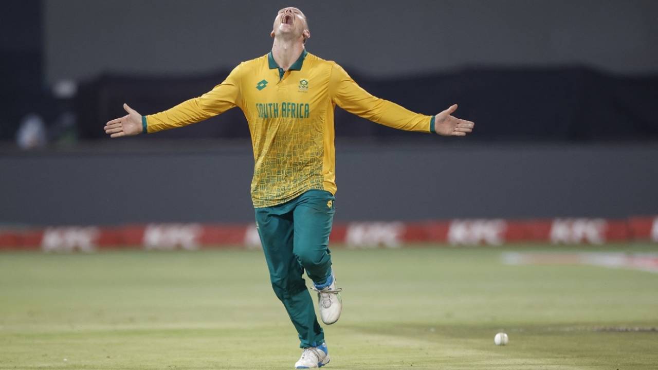 George Linde thought he had taken a hat-trick but a review saved Haris Rauf, South Africa vs Pakistan, 1st T20I, Durban, December 10, 2024
