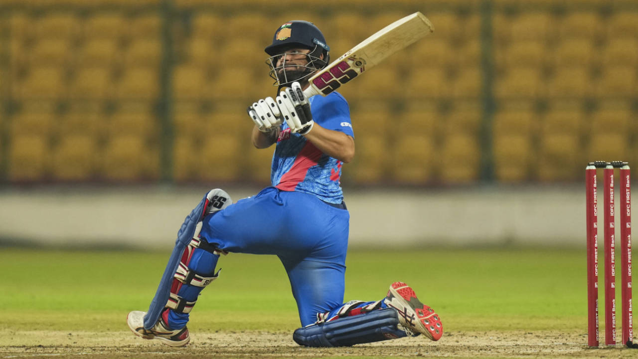 Rinku Singh plays the reverse sweep, Syed Mushtaq Ali Trophy, Quarter Final, Bengaluru December 11, 2024