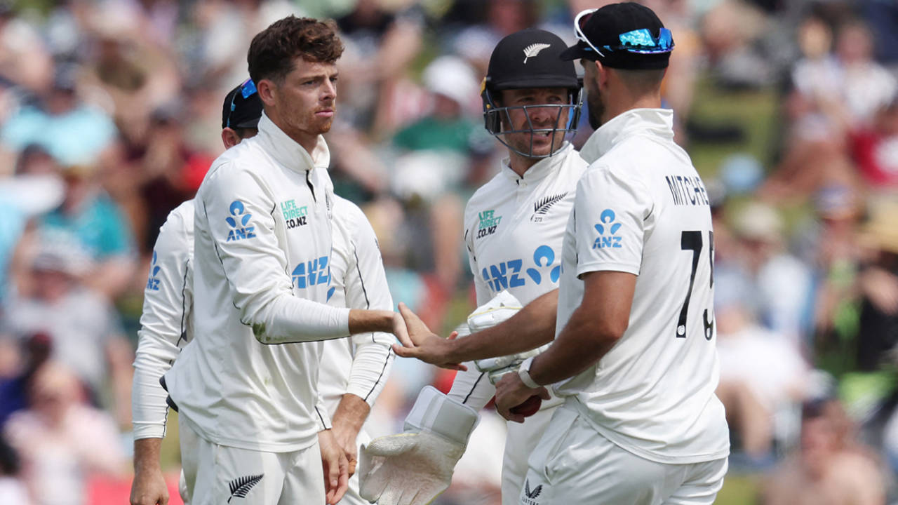 Mitchell Santner claimed three quick wickets, New Zealand vs England, 3rd Test, Hamilton, 2nd day, December 15, 2024